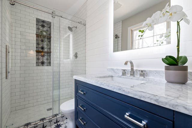 Finding the Perfect Bathtub: A Minimalist Guide to Showrooms Near You
