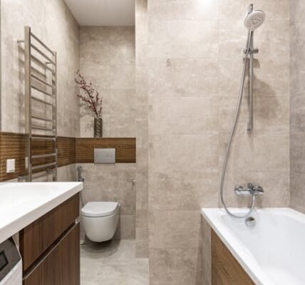 Finding the Perfect Bathtub: A Minimalist Guide to Showrooms Near YouFinding the Perfect Bathtub: A Minimalist Guide to Showrooms Near You
