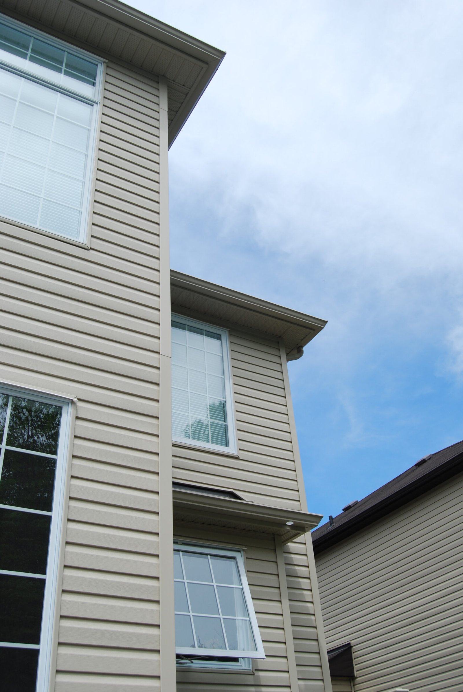 How Vinyl Siding Transformed My Oakland Home: A DIY Journey